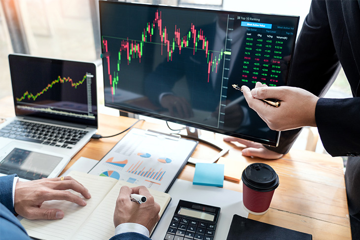 6 Things to Consider Before Choosing a Stock Broker in India